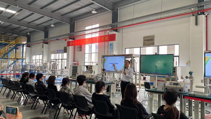 化工原料代理公司资质要求